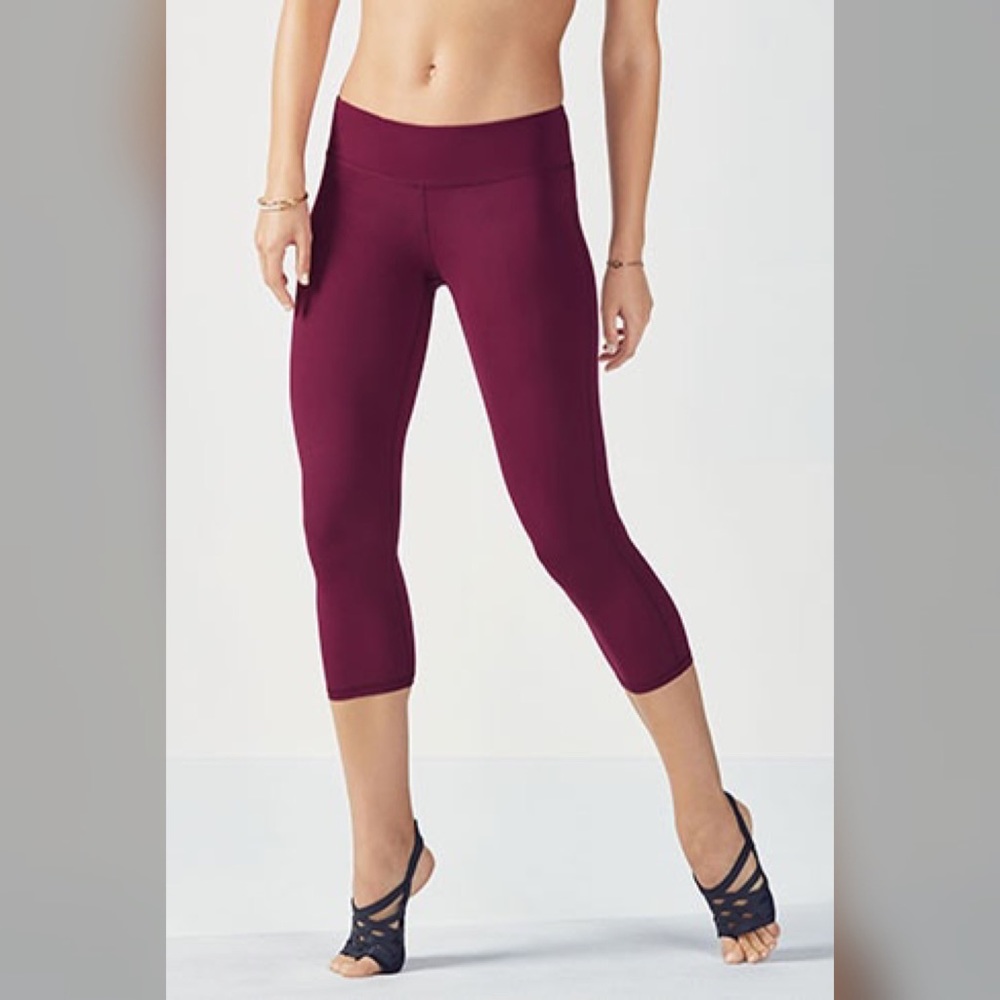 Fabletics Mid-Rise Purelux Capri pant